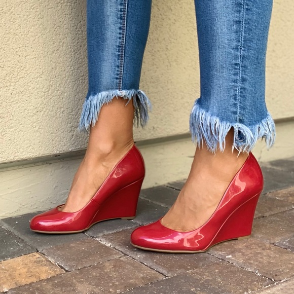 NIB Ruby Red Patent Classic Slim Wedge Pump - Picture 2 of 8